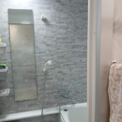 オシャレでキレイな浴室でゆったりできる空間です♪風呂