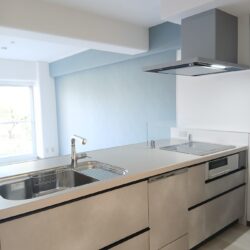 キッチンからリビングが抜けて開放的♪キッチン