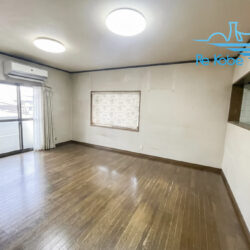 リビングは広々としております♪   ※AIによる家具消し加工有り内装