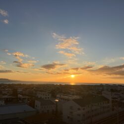バルコニーからの景色です♪夕日が神々しく沈んでいくのが見えます♪