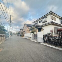 前面道路は6.5mの完成な住宅地です♪外観