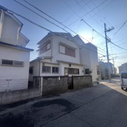 両面道路で駅徒歩10分の閑静な住宅地の希少物件♪外観
