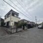 外観 外構ブロックの造作でカースペースと駐輪場とバイク置場も確保できます♪