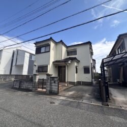 北東角地で日当たり良好♪即入居♪外観