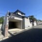 外観 シャッター付きの掘り込み車庫です♪