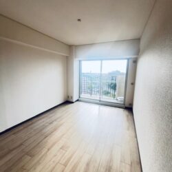 リビングと続く洋室です♪子供部屋にも主寝室にも♪洋室