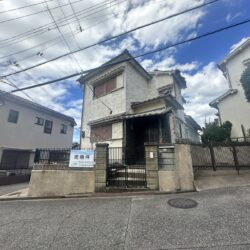 南東の角地物件♪日当たり良好♪外観